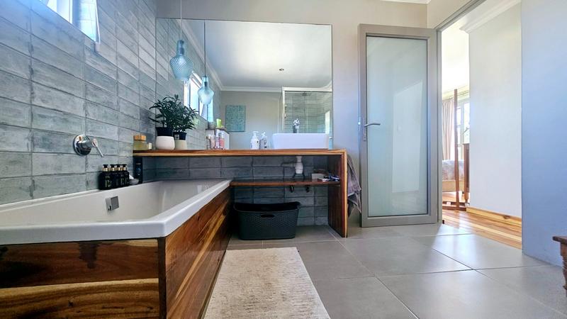 3 Bedroom Property for Sale in Dana Bay Western Cape